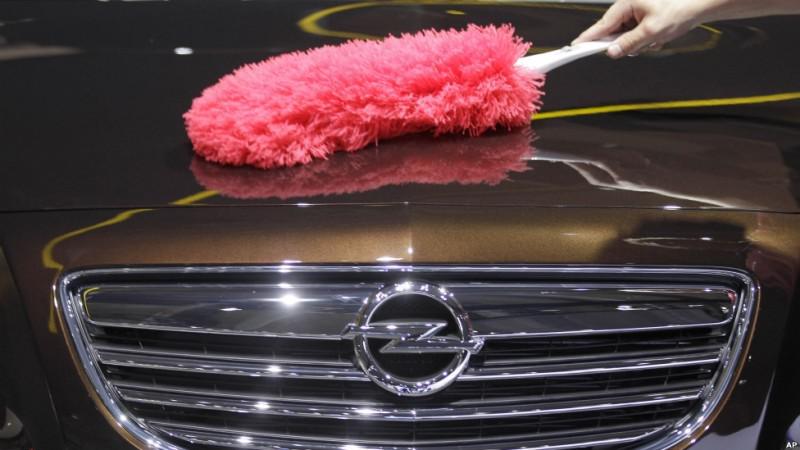 Отполированный капот авто